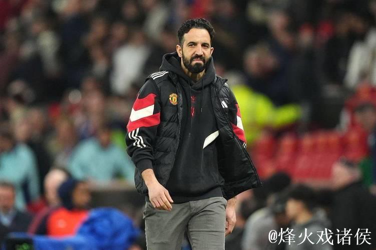 曼联风波再起！阿莫林质疑青训能力，外租球员晒图反击