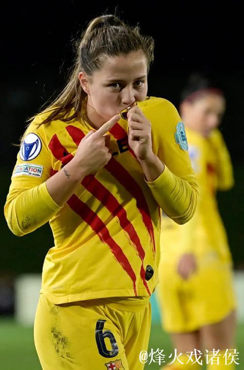 巴萨女足官宣：24岁前锋克劳迪娅-皮纳续约至2029年